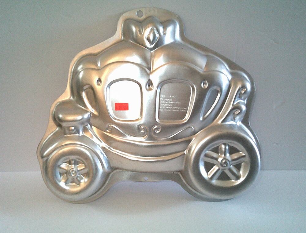 Vintage 2008 Wilton Princess Carriage Cake Pan NWT